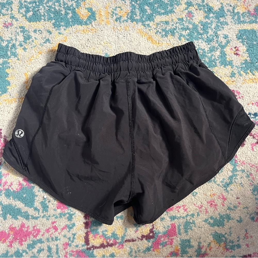 black lululemon shorts 2”
